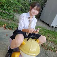 FC2_PPV-4772775_2【泄露】拥有天然G罩杯美胸的素人乐队主唱。学生时代穿着制服中出的美丽透明感少女的秘密影像。