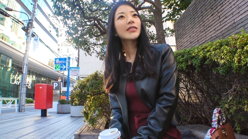 SIRO-5251 [聪明又有才华的办公室女士]“里面感觉很好...”黏稠的口交，然后是黏黏的吻。一边感受著强烈的活塞，一边发出可爱的呻吟声！ 【初拍】AV线上申请→AV体验拍摄2145}